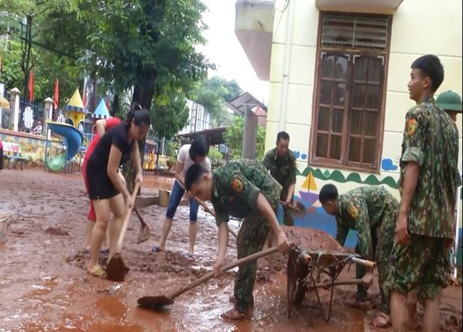 Bộ đội biên phòng Hà Giang  cử gần 200 cán bộ, chiến sĩ khắc phục mưa lũ (22/07/2020)